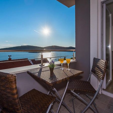 Villa Mirta Tisno Ngoại thất bức ảnh
