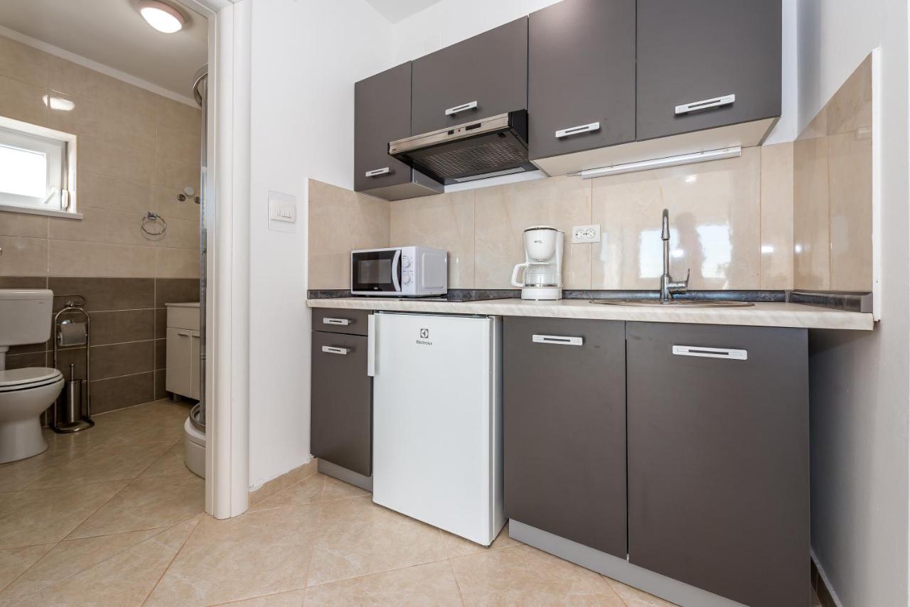 Villa Mirta Tisno Ngoại thất bức ảnh