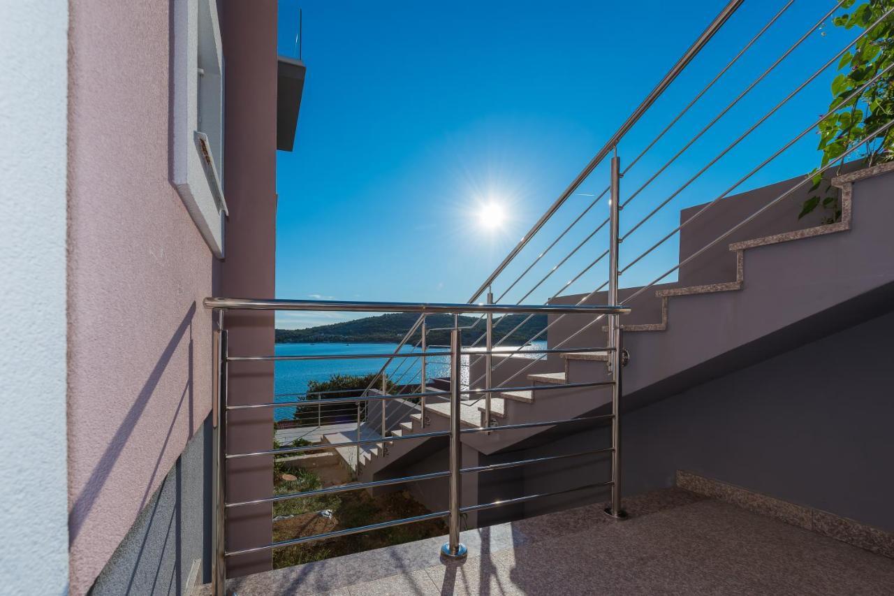 Villa Mirta Tisno Ngoại thất bức ảnh