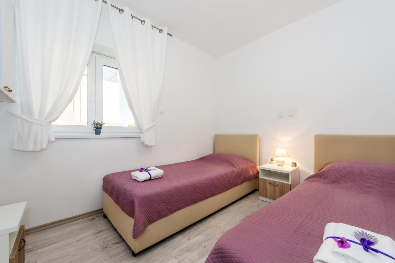 Villa Mirta Tisno Ngoại thất bức ảnh